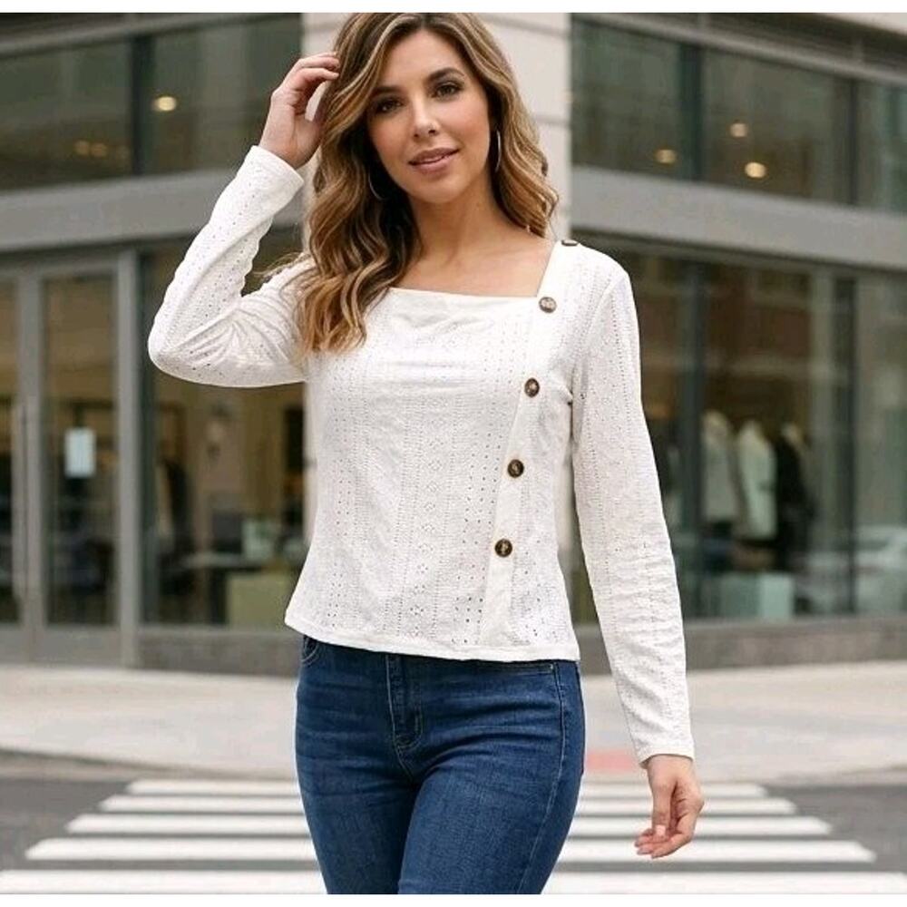 Cupshe Women's Eyelet Long Sleeve Lightweight Button Accent Top Size XL (NWT)